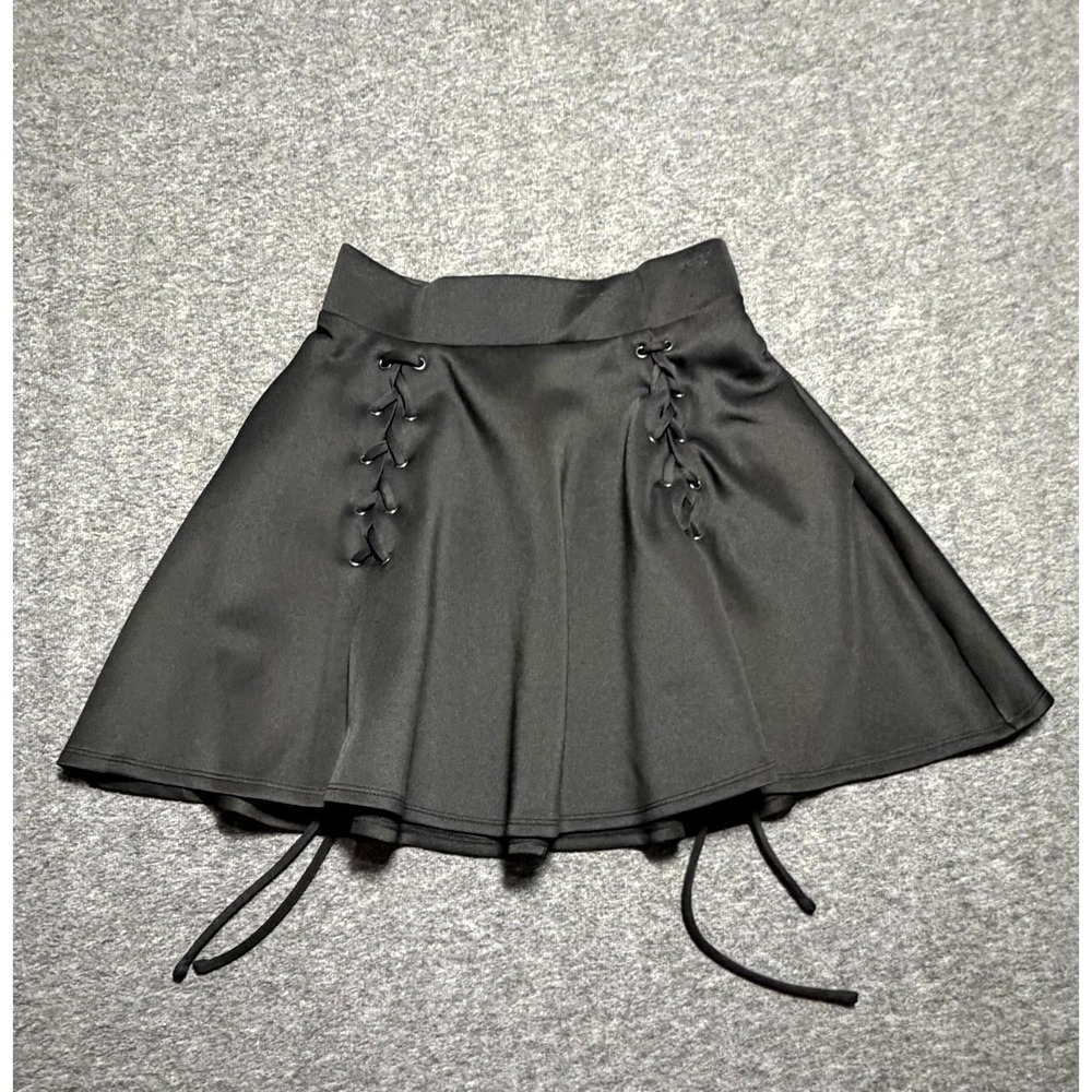 Hot Topic Lace Up Skater Skirt Womens XS Black Flounce Hem Modern Minimalist